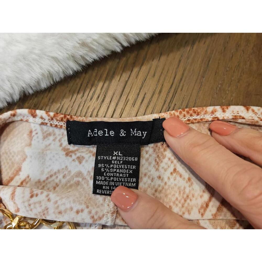 Nwt Adele & May Python Print Top with Chain Detail - Picture 5 of 6